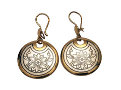 Серебряные серьги круглой формы с цветочным орнаментом «Сусанна» с позолотой